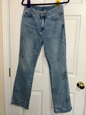 Chuu KFashion Light Wash Women's Boot Cut Jeans with Marker Doodle Graphics